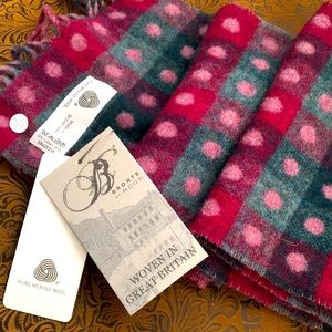 Merino wool scarf NWTs